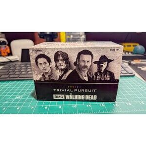 amc The Walking Dead Trivial Pursuit Game Hasbro 600 Questions New Open Box